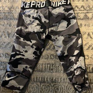 Boy's Youth Small Nike Pro 3/4 LengthCcompression Tights